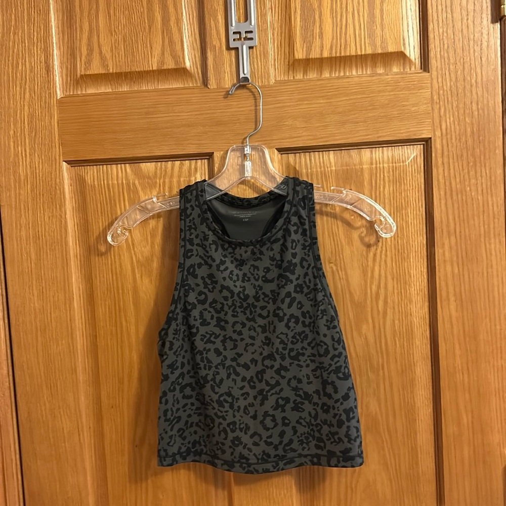 Athleta crop tank. Leopard size XSP